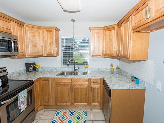 2nd image of 306 Carol Dr