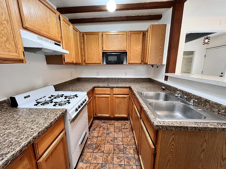715 Onate Pl #2 — Photo 9