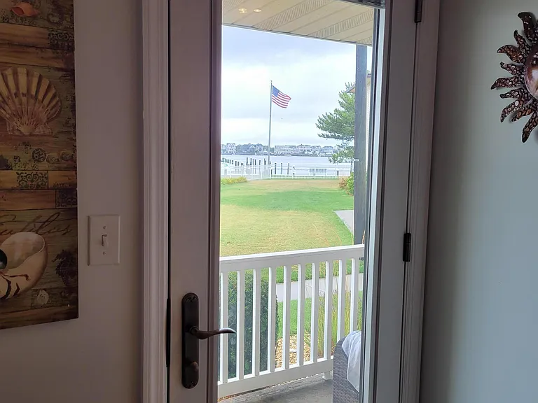 107 Wharfside Dr — Photo 12