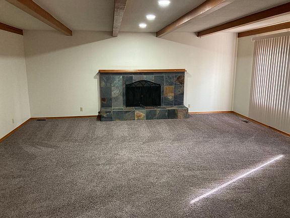3rd image of 957 NE Birchaire Ln