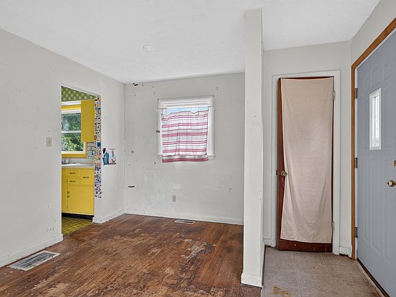 5th image of 815 Cheryl Ln