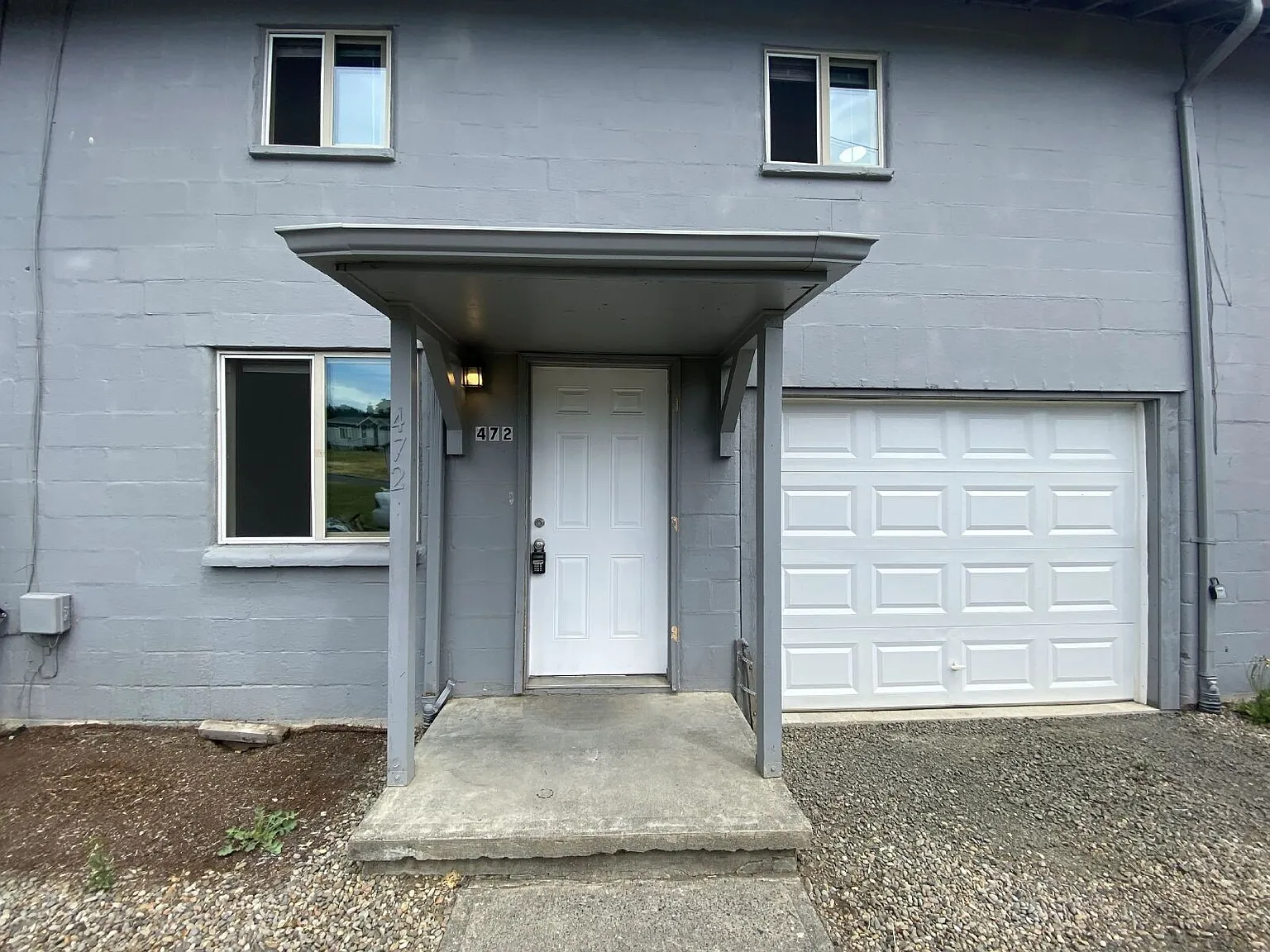2 bed, 1.0 bath, $1,190 — Photo 2