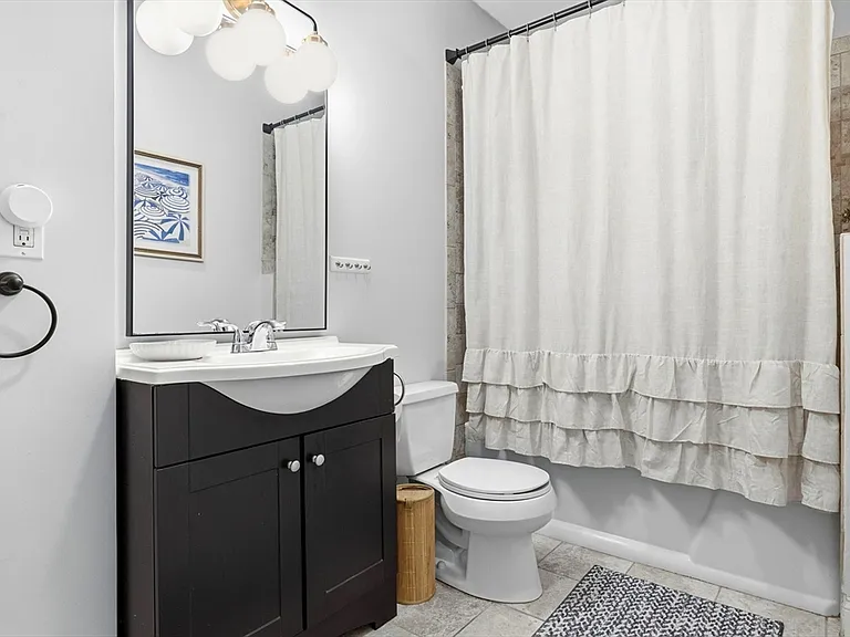 118 Saxton St #3 — Photo 14