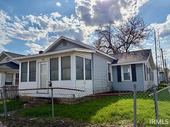 2nd image of 916 S Nebraska St