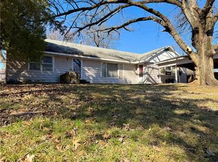 609 Ridge St, Yates Center, KS 66783