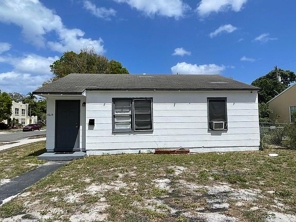 5th image of 4614 Pinewood Avenue