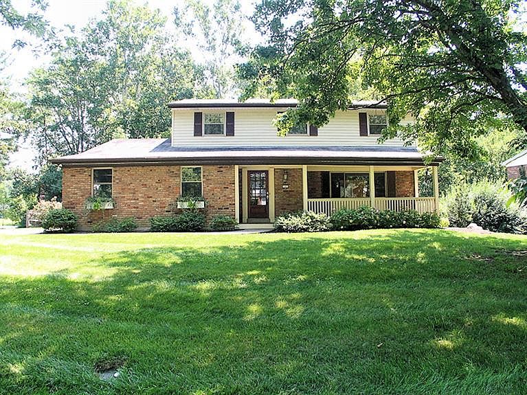 1st image of 121 Windingbrook Ln