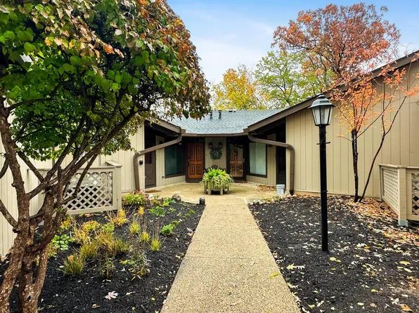 820 Aspen DRIVE #A4, Fontana, WI 53125