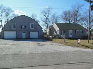 345 S State Route 121, Warrensburg, IL 62573