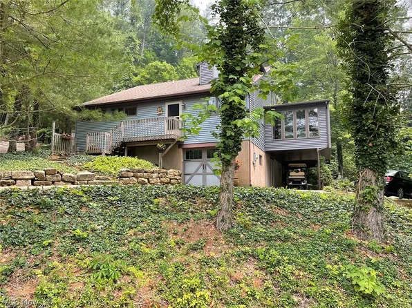 6122 Revere Rd SW, Bowerston, OH 44695
