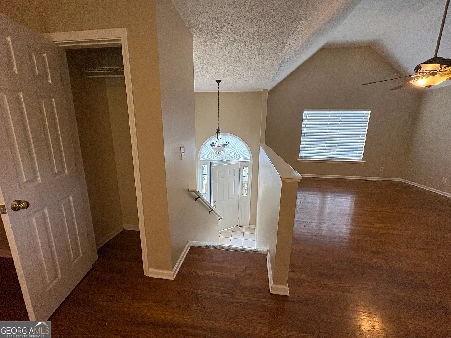 5 bed, 3.0 bath, 2230 sqft, $2,450 — Photo 4