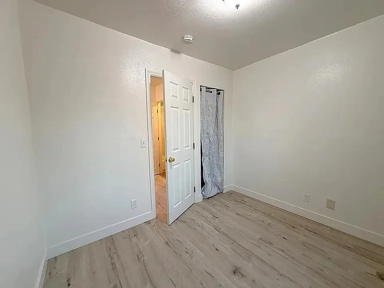 1823 Gardenia Ave #A-2 — Photo 10