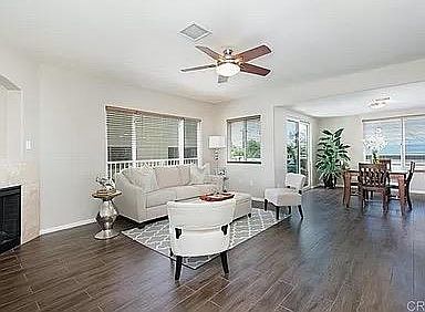 4th image of 1609 Emerald St