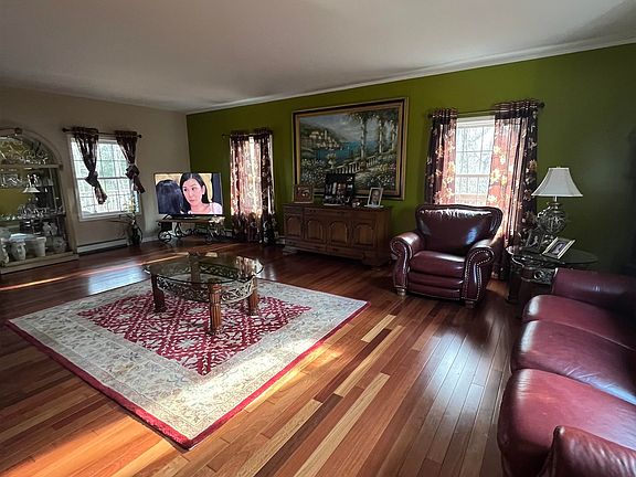 5th image of 551 Shunpike Rd