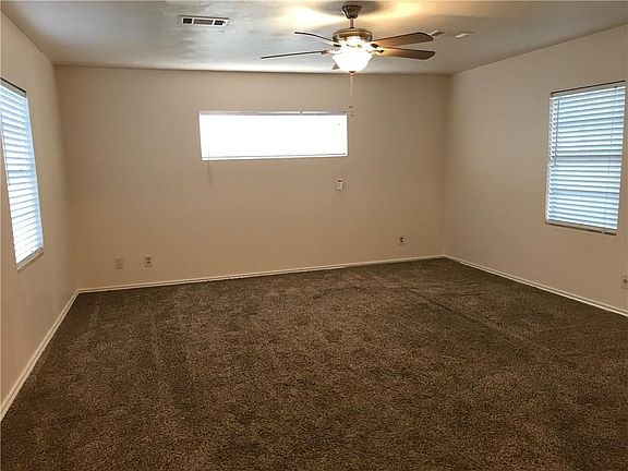 3rd image of 10415 Esta Buena Dr
