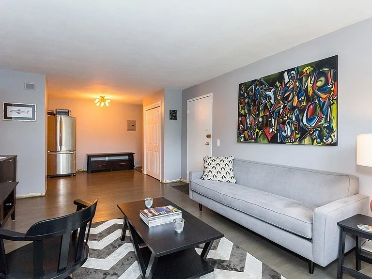 8 Riverside St #1 — Photo 4