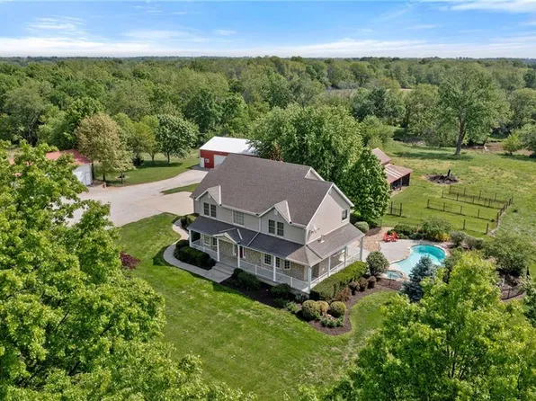 35559 Metcalf Rd, Louisburg, KS 66053