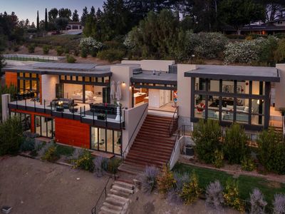 12121 Foothill Ln, Los Altos Hills, CA, 94022