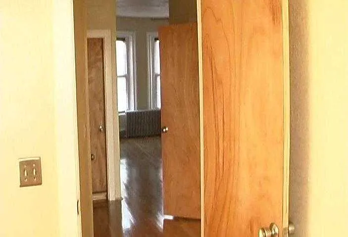 2 bed, $4,000 — Photo 3