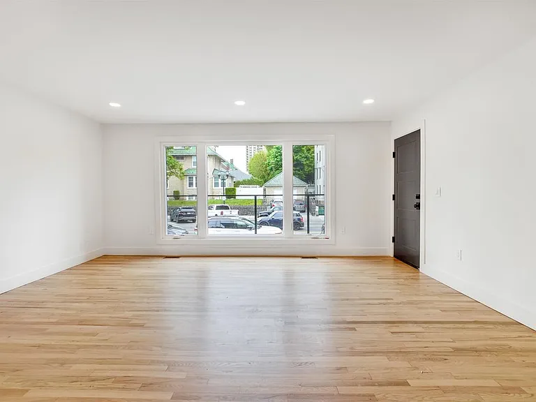 7809 Broadway #1 — Photo 2