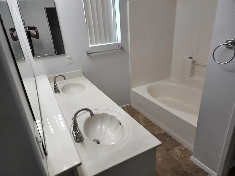 1738 Shane Ln — Photo 18