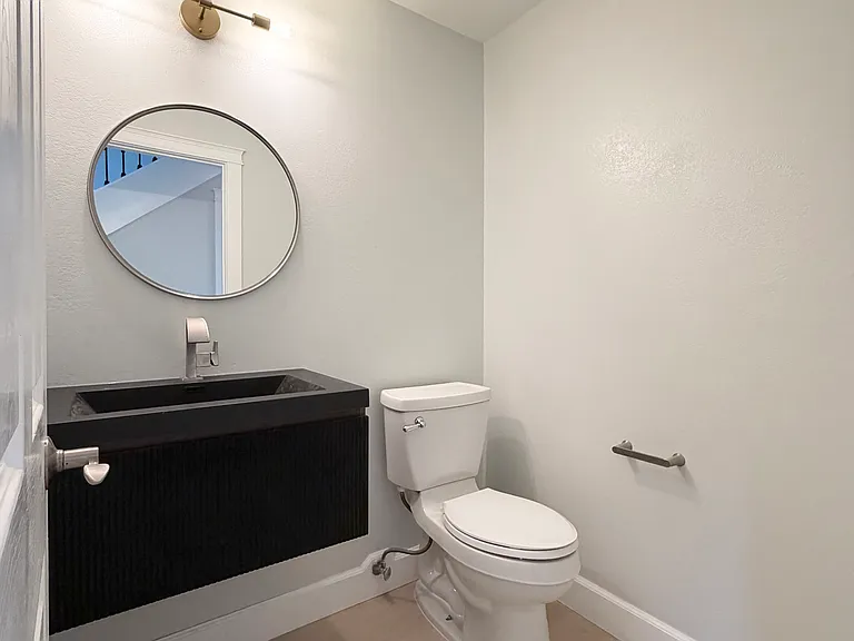 23820 SE 40th Pl — Photo 23