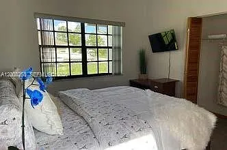 1 bed, 1.0 bath, 2946 sqft, $1,100 — Photo 2
