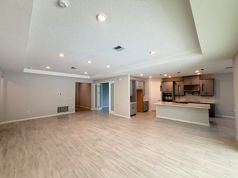 1352 Arklow Cir — Photo 3