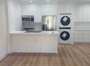 921 Marine Dr APT 121, Galveston, TX 77550