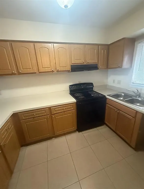 2 bed, 1.5 bath, 1214 sqft, $1,375 — Photo 4