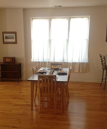 4th image of 4449 S Lake Park Ave Unit 2N