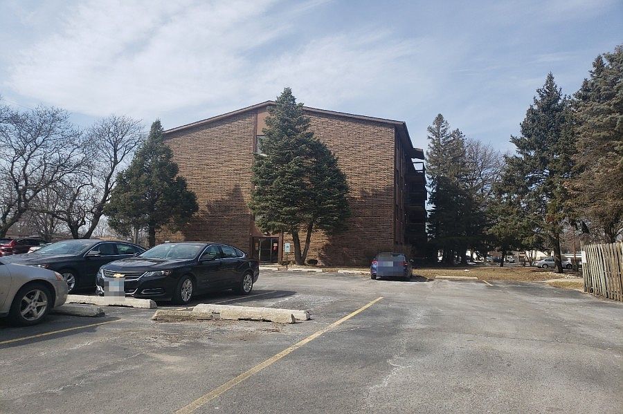 2nd image of 14621 Greenwood Rd APT 407