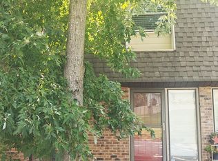 240 Braeshire Dr APT C, Ballwin, MO 63021