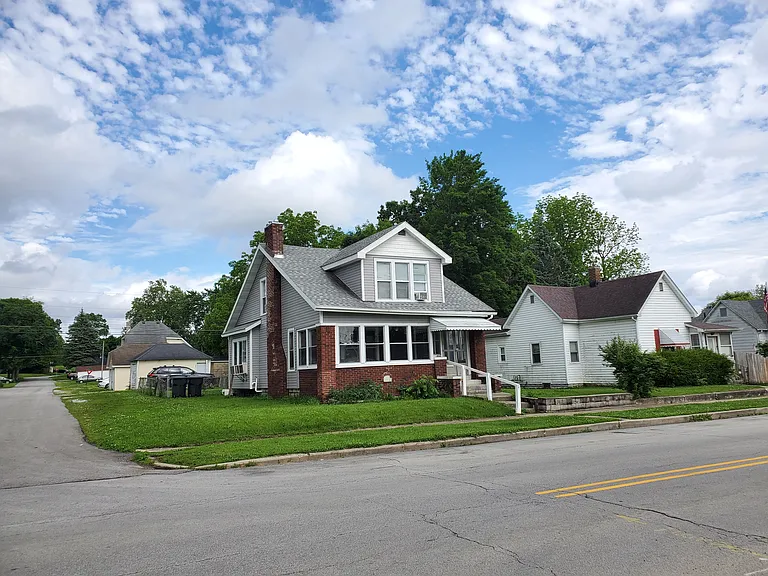404 Milton Ave — Photo 1