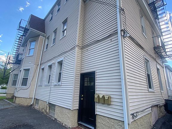 2nd image of 131 Claremont Ave APT 1R