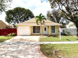 1250 SW 85th Ave, Pembroke Pines, FL 33025