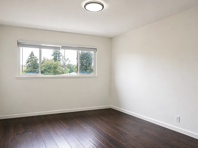 9940 Walnut St — Photo 17