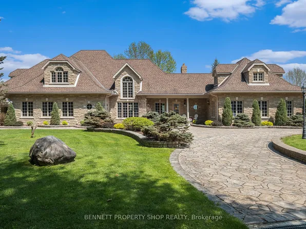 445 Balmer Bay Rd, Deep River, ON K0J 1P0