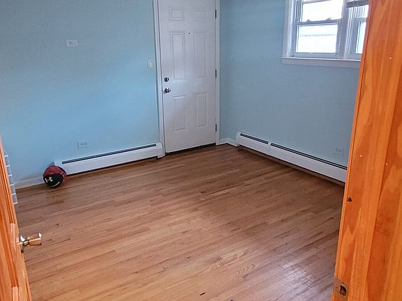 5th image of 1113 Holiday Ln APT 20