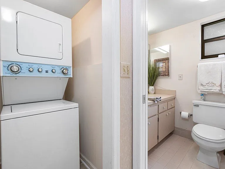 11863 Wimbledon Cir #427 — Photo 13