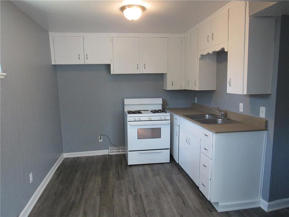 2nd image of 11419 E Lexington Ave