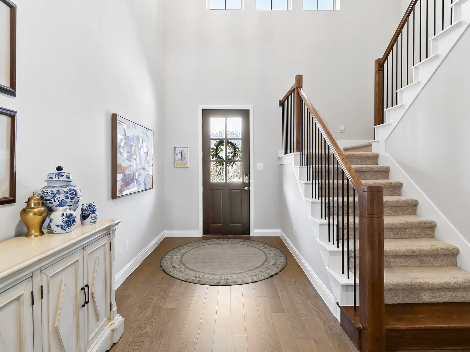 5 bed, 3755 sqft, $4,500 — Photo 2