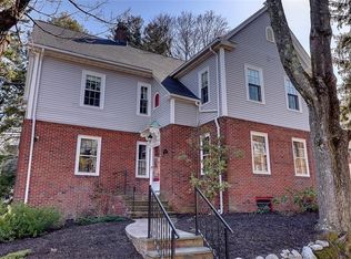 30 Abbottsford Ct, Providence, RI 02906