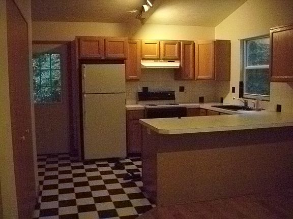5th image of 6484 Wintergreen Dr
