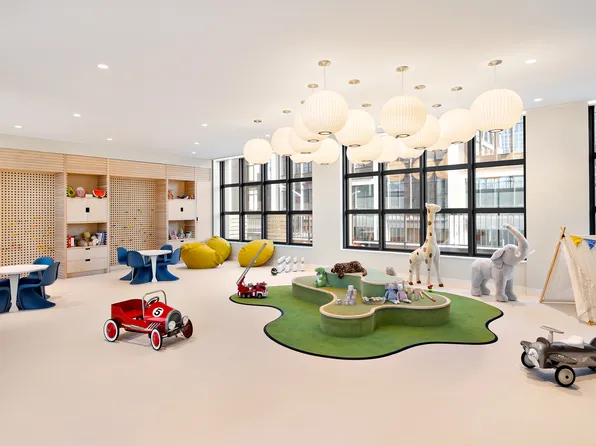 29 Huron Street image 17 of 18