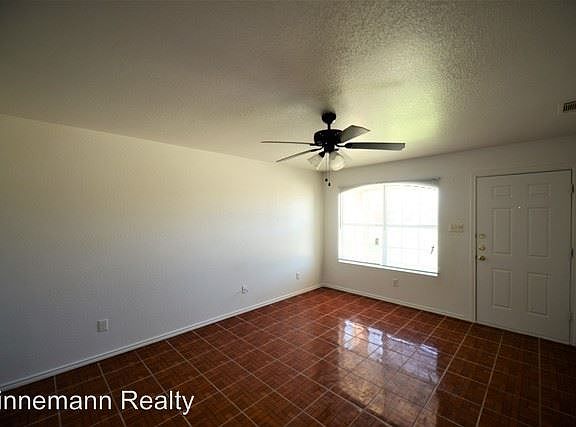 4th image of 5206 Lauren Lea Dr APT B