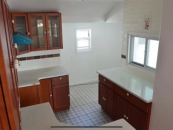 4th image of 25 Lester Ct