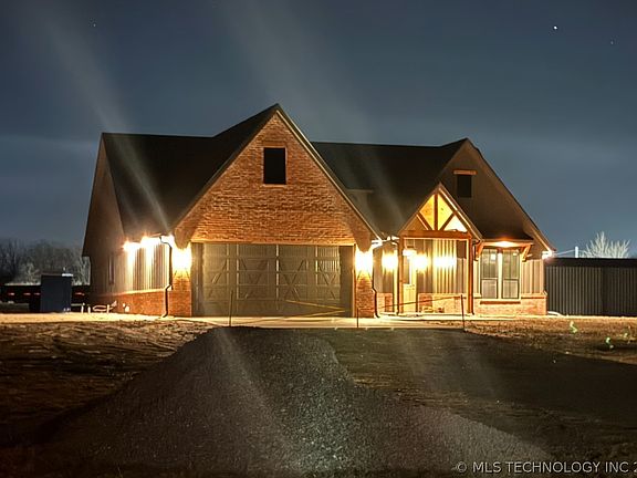 2nd image of 160 Falcon Rd