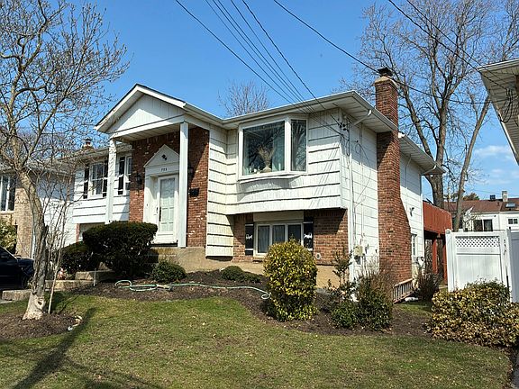 2nd image of 795 Imperial Dr