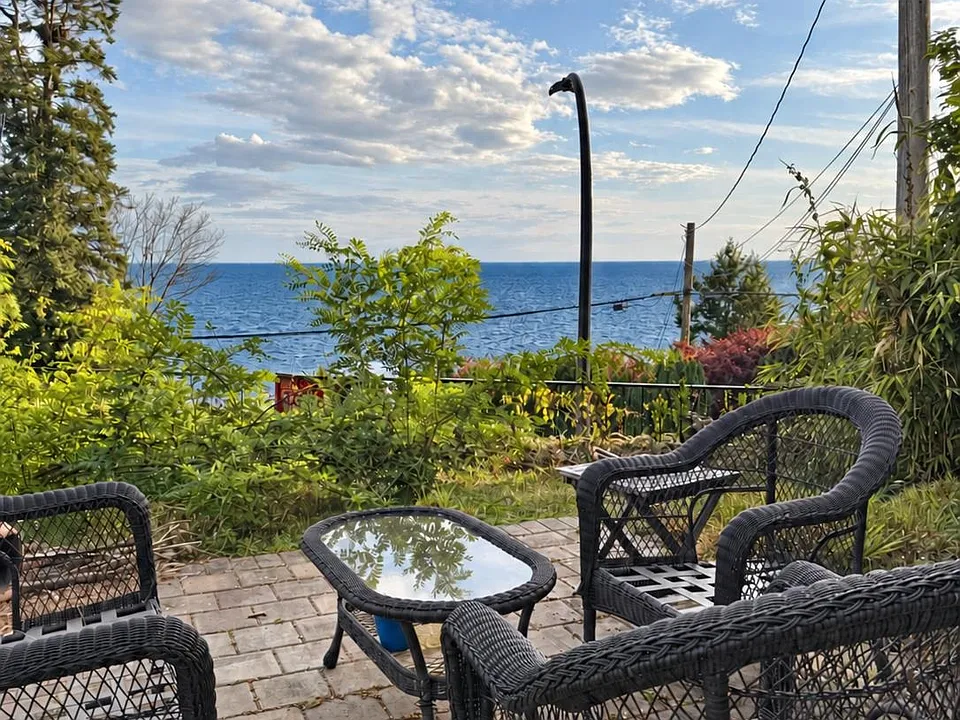 14 Marine Dr
